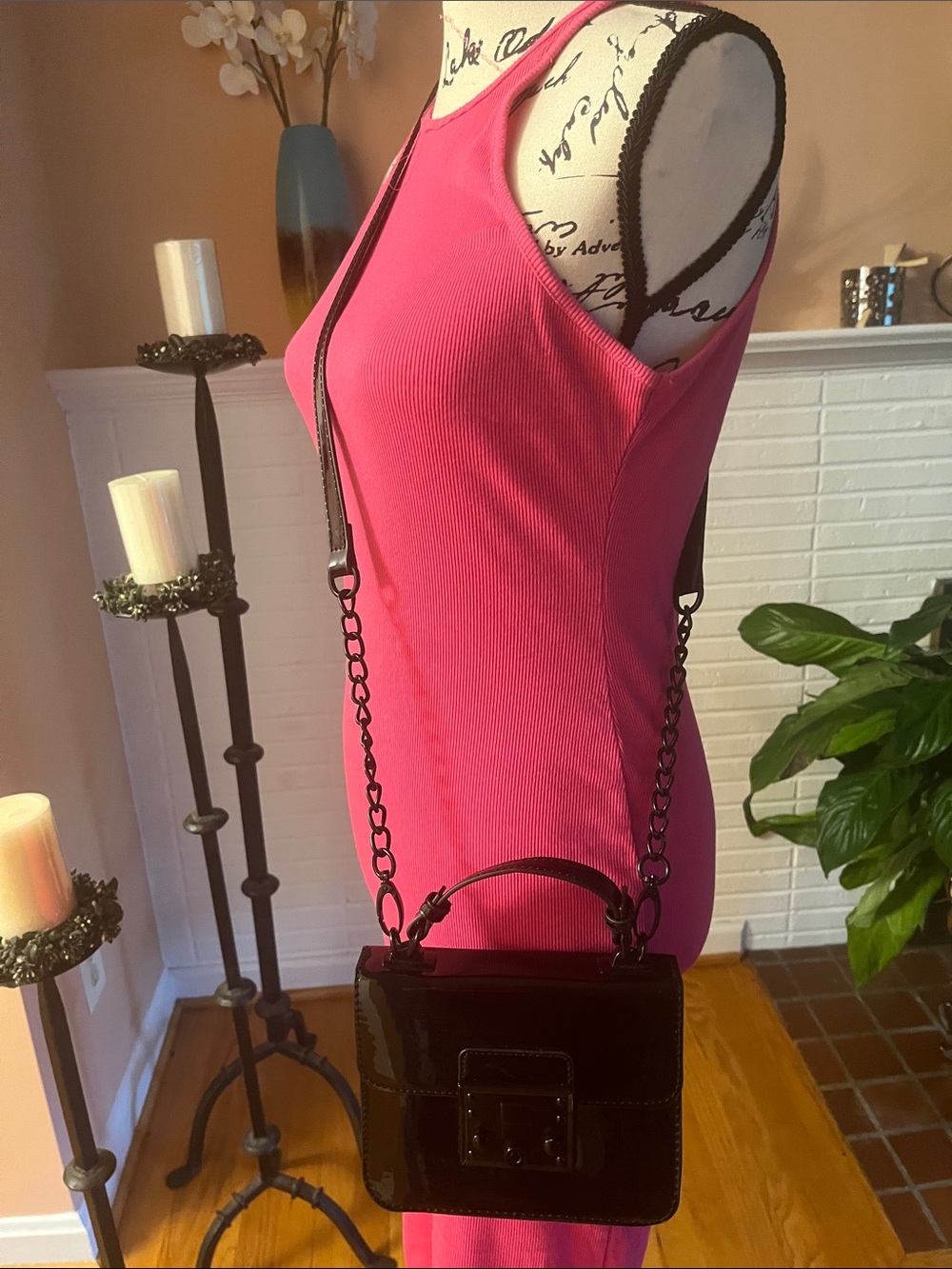 Patent-Style Black Gloss Crossbody with Chain Strap - Picture 2 of 9